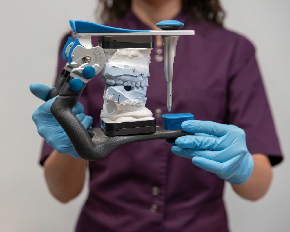 Prótese Protocolo x Dentadura: Quais são as diferenças? 3 Prótese Protocolo